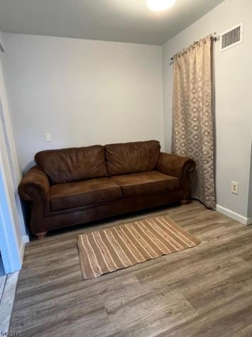17 Garden Drive Elmwood Park NJ 07407