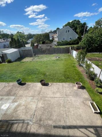 17 Garden Drive Elmwood Park NJ 07407
