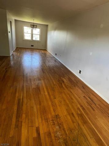17 Garden Drive Elmwood Park NJ 07407