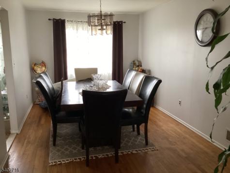 17 Garden Drive Elmwood Park NJ 07407