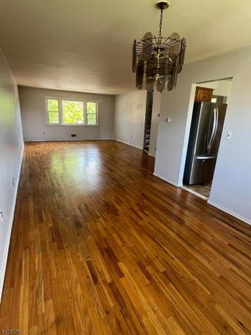 17 Garden Drive Elmwood Park NJ 07407