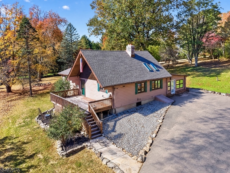 2 Lois Lane Hampton NJ 08827
