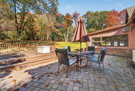 2 Lois Lane Hampton NJ 08827