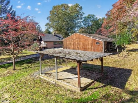2 Lois Lane Hampton NJ 08827