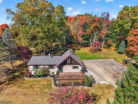 2 Lois Lane Hampton NJ 08827