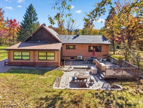 2 Lois Lane Hampton NJ 08827