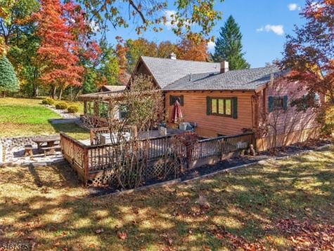 2 Lois Lane Hampton NJ 08827