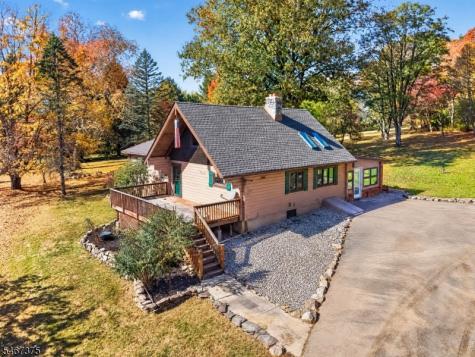 2 Lois Lane Hampton NJ 08827