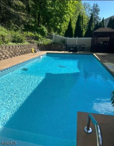 62 Molinari Drive Wanaque NJ 07465