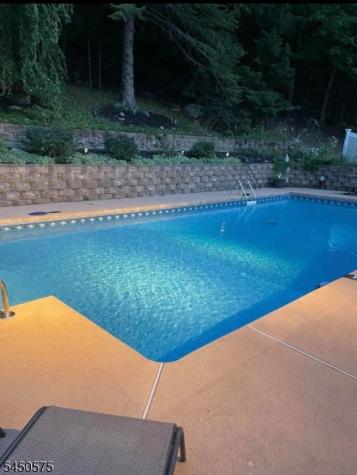 62 Molinari Drive Wanaque NJ 07465