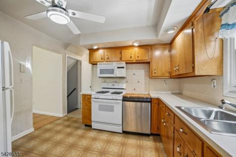 75 W Oakland Avenue Oakland NJ 07436