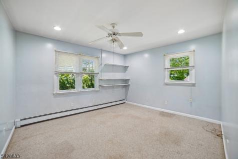 75 W Oakland Avenue Oakland NJ 07436