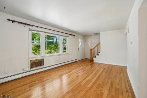 75 W Oakland Avenue Oakland NJ 07436