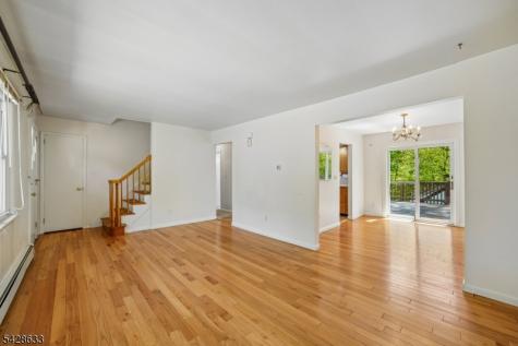 75 W Oakland Avenue Oakland NJ 07436