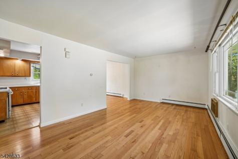 75 W Oakland Avenue Oakland NJ 07436