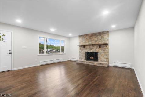 8 Cove Road Hopatcong NJ 07843