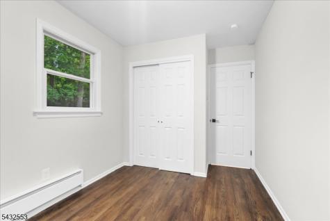 8 Cove Road Hopatcong NJ 07843