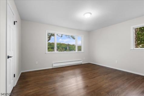 8 Cove Road Hopatcong NJ 07843