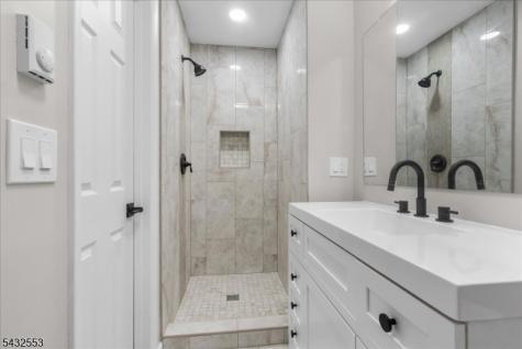 8 Cove Road Hopatcong NJ 07843