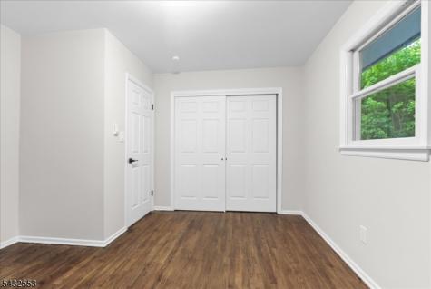8 Cove Road Hopatcong NJ 07843