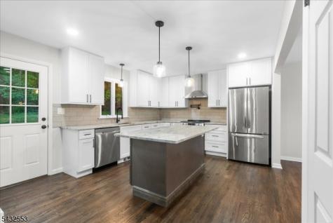 8 Cove Road Hopatcong NJ 07843