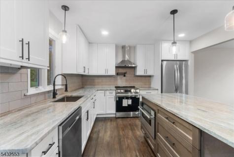 8 Cove Road Hopatcong NJ 07843