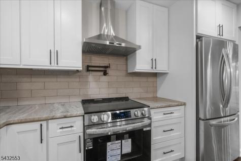 8 Cove Road Hopatcong NJ 07843