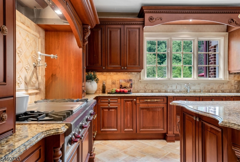 14 Grasmere Court Livingston NJ 07039