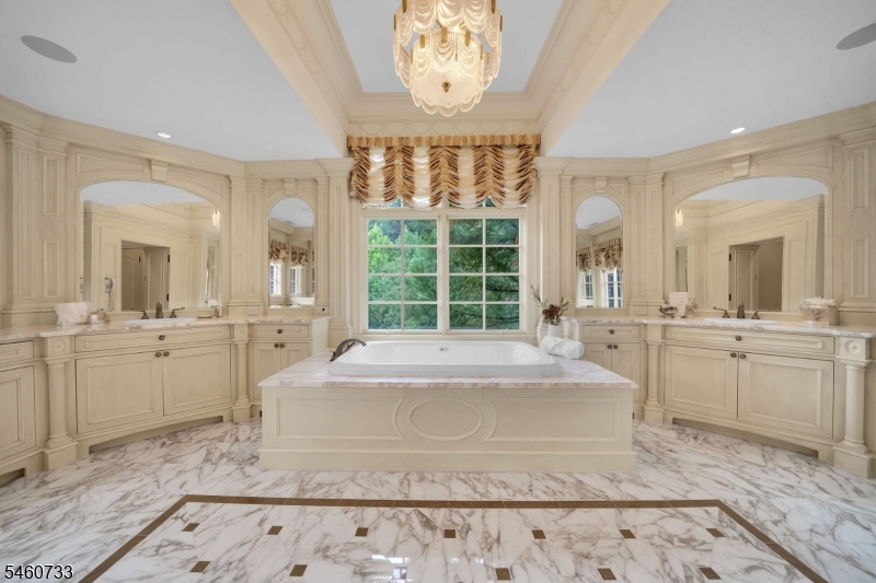 14 Grasmere Court Livingston NJ 07039