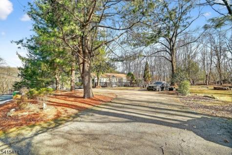 21 Ulster Street West Milford NJ 07480