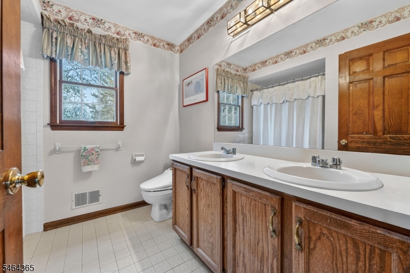 2 Rittenhouse Circle Raritan NJ 08822