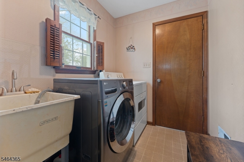 2 Rittenhouse Circle Raritan NJ 08822