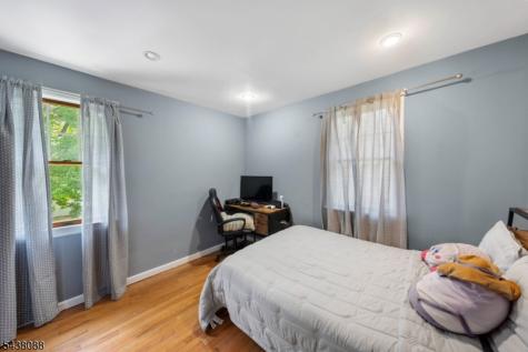 256 Fycke Lane Teaneck NJ 07666