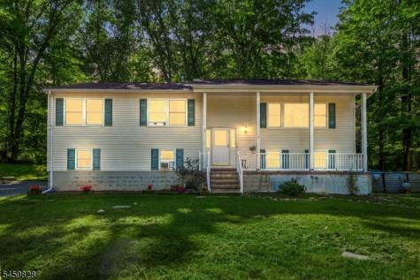 8 Ridge Road Independence NJ 07840
