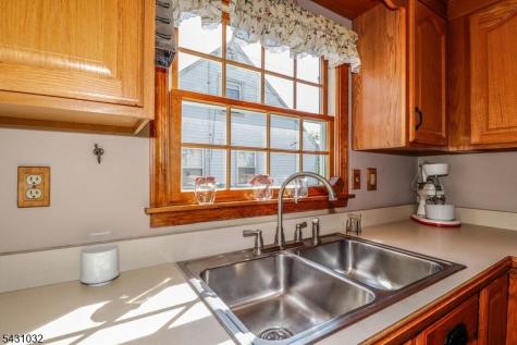 26 W Cliff Road Woodbridge NJ 07067