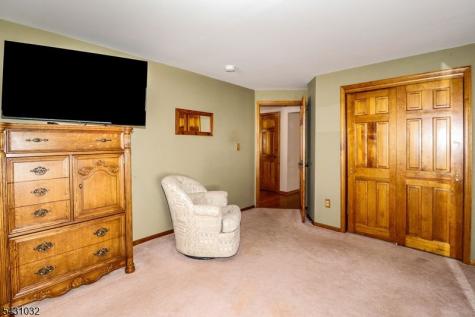 26 W Cliff Road Woodbridge NJ 07067