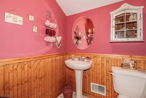 26 W Cliff Road Woodbridge NJ 07067