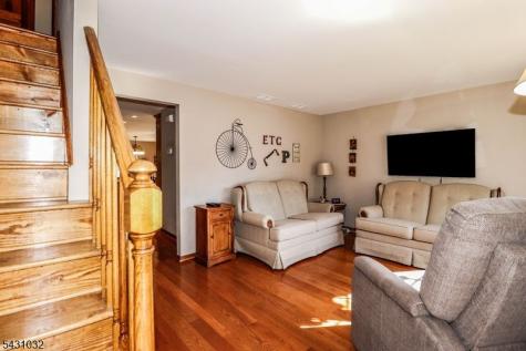 26 W Cliff Road Woodbridge NJ 07067