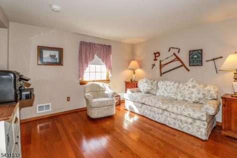 26 W Cliff Road Woodbridge NJ 07067