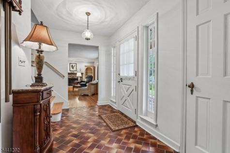 14 Saddle River Ro Woodcliff Lake NJ 07677