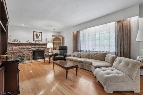 14 Saddle River Ro Woodcliff Lake NJ 07677