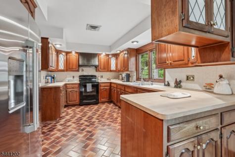 14 Saddle River Ro Woodcliff Lake NJ 07677