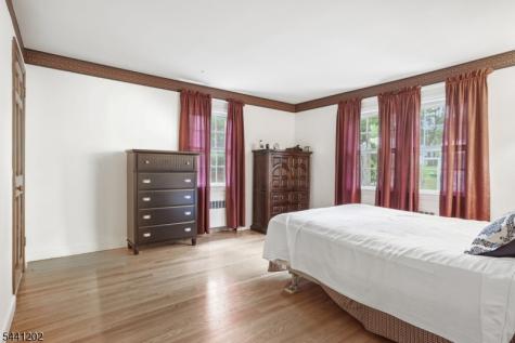 14 Saddle River Ro Woodcliff Lake NJ 07677