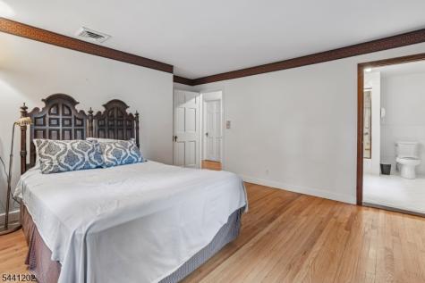 14 Saddle River Ro Woodcliff Lake NJ 07677