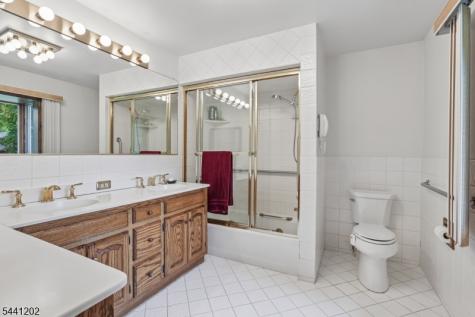 14 Saddle River Ro Woodcliff Lake NJ 07677