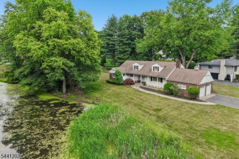 14 Saddle River Ro Woodcliff Lake NJ 07677