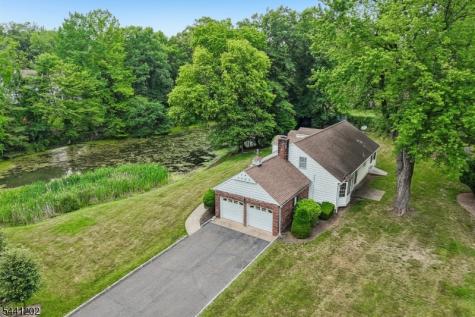 14 Saddle River Ro Woodcliff Lake NJ 07677