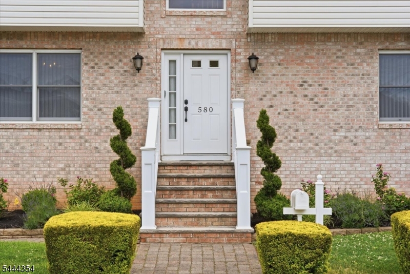 580 Center Street Kenilworth NJ 07033