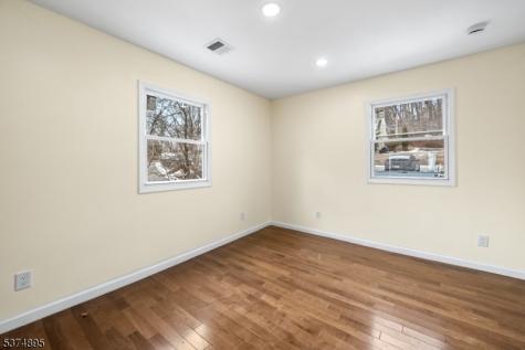20 Ella Street Bloomingdale NJ 07403