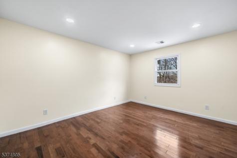 20 Ella Street Bloomingdale NJ 07403
